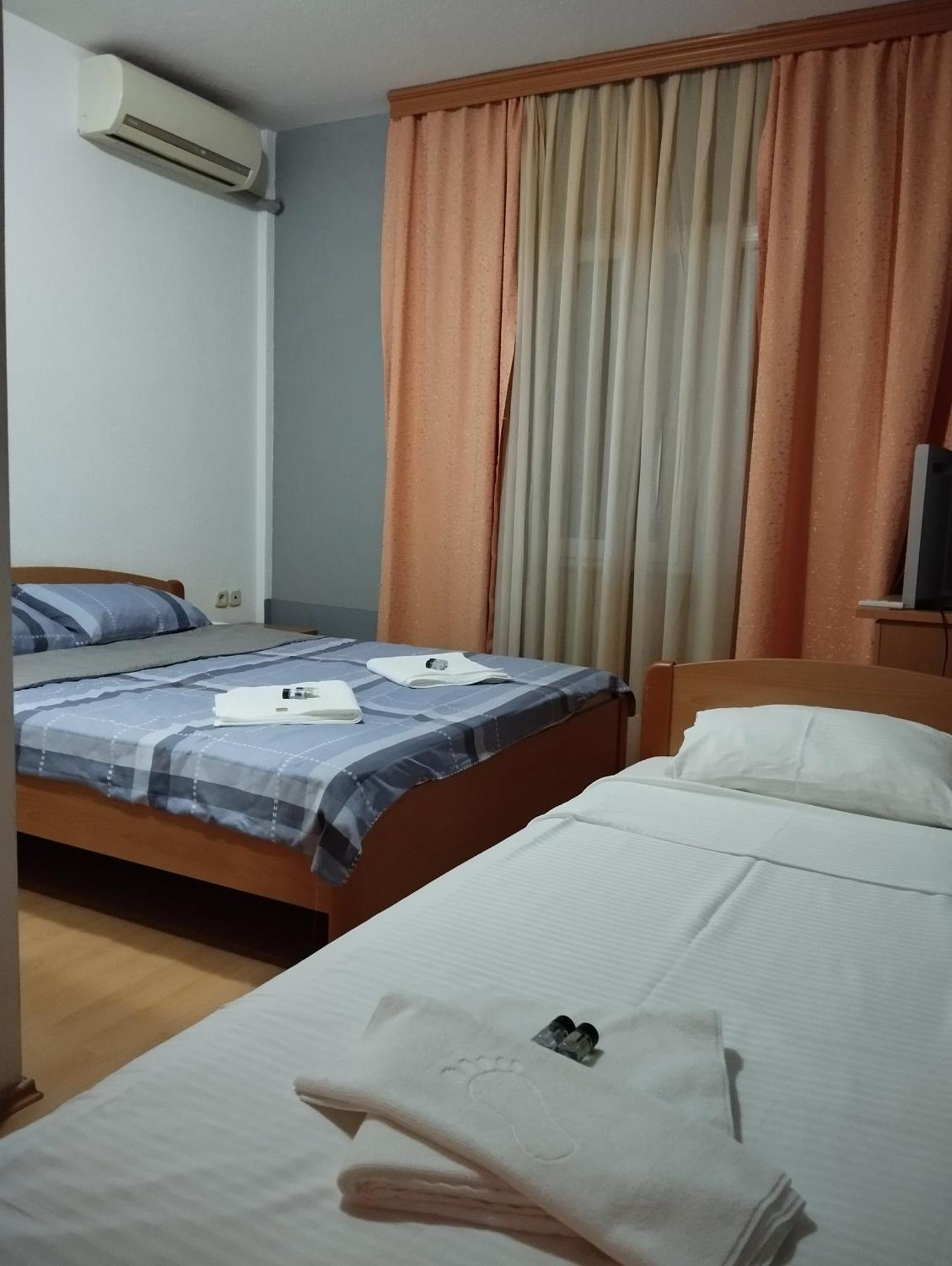 Hotel Ariston Struga Bagian luar foto