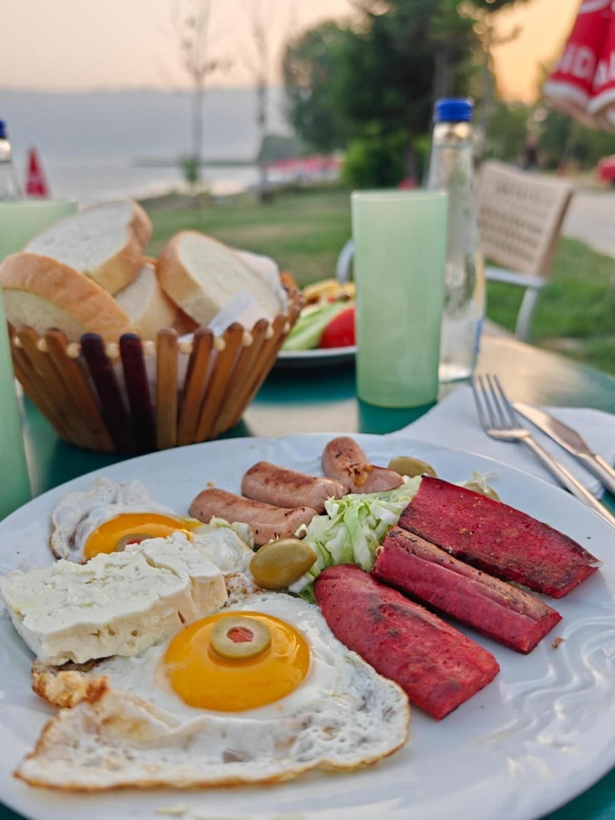 Hotel Ariston Struga Bagian luar foto