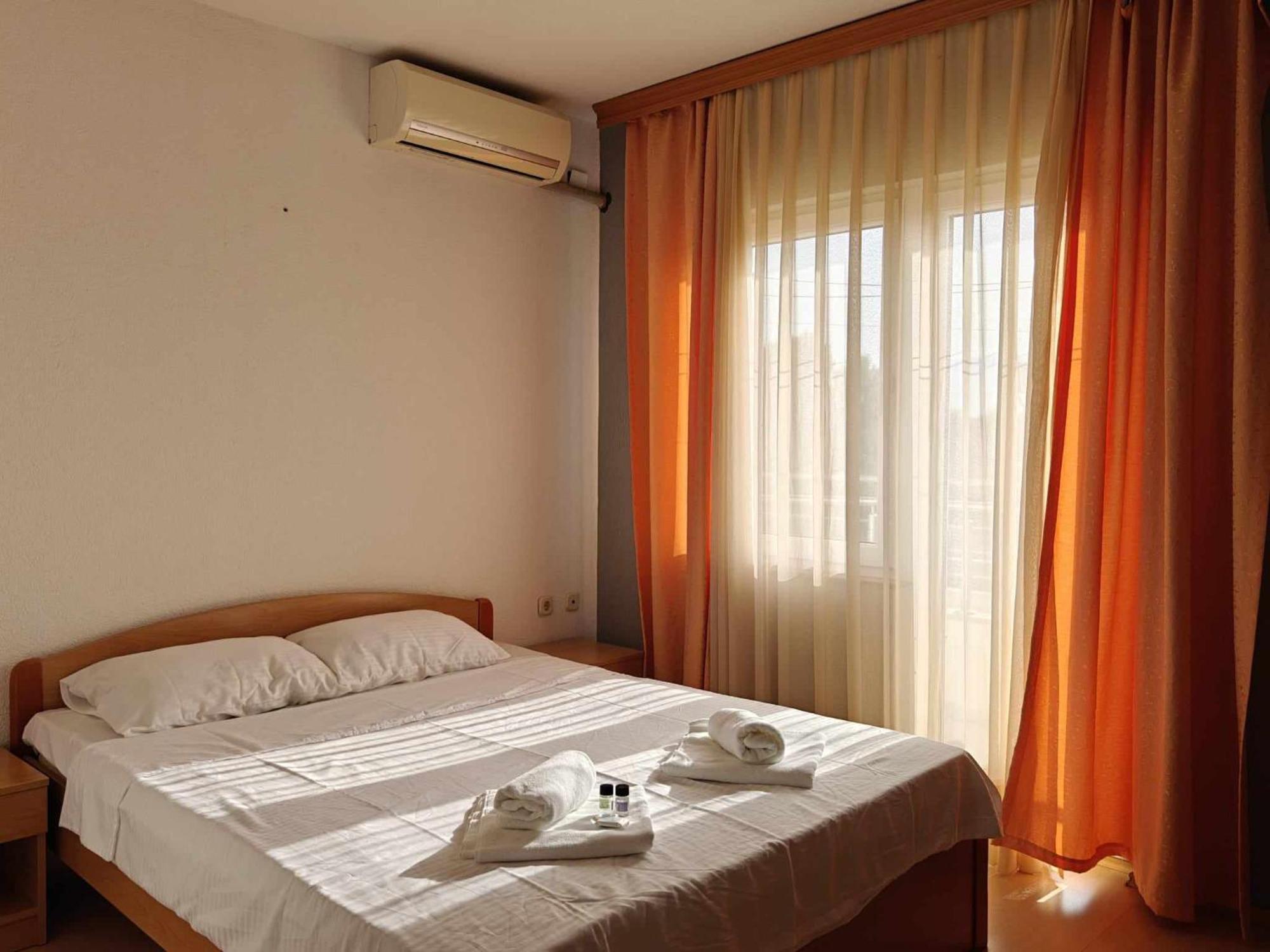 Hotel Ariston Struga Bagian luar foto